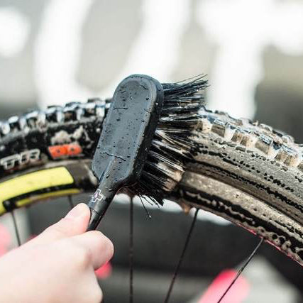 MUC-OFF TYRE AND CASSETTE brush