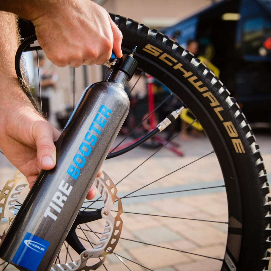 SCHWALBE TIRE BOOSTER tubeless pumpis